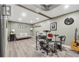72 AVONWOOD DRIVE W - 30