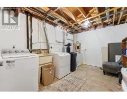 72 AVONWOOD DRIVE W - 33