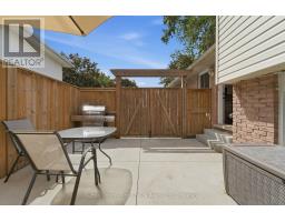 72 AVONWOOD DRIVE W - 35