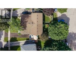 72 AVONWOOD DRIVE W - 39