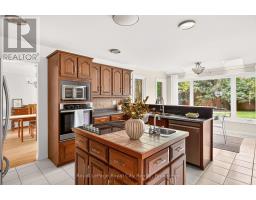 9 DARREN PLACE - 12