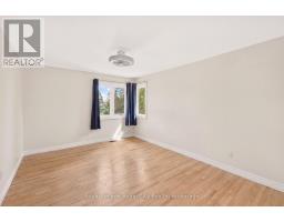 9 DARREN PLACE - 32