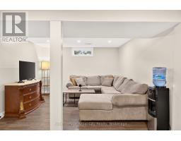 9 DARREN PLACE - 37