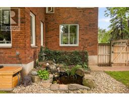 9 DARREN PLACE - 44