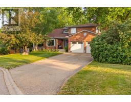 9 DARREN PLACE - 46