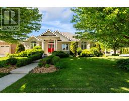 136 BETHUNE CRESCENT - 1