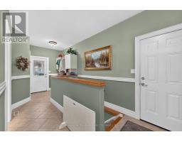 136 BETHUNE CRESCENT - 22
