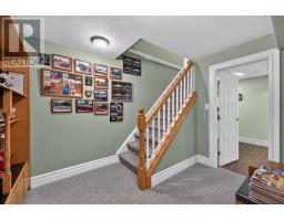 136 BETHUNE CRESCENT - 27
