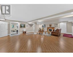 136 BETHUNE CRESCENT - 28