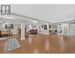 136 BETHUNE CRESCENT - 30