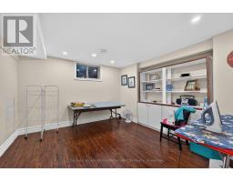 136 BETHUNE CRESCENT - 35
