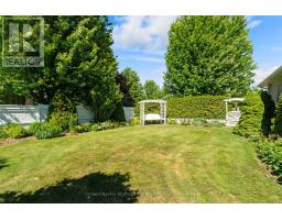 136 BETHUNE CRESCENT - 47