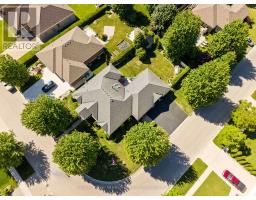 136 BETHUNE CRESCENT - 50