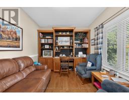 136 BETHUNE CRESCENT - 6