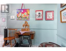 205 - 23 WOODLAWN ROAD E - 14