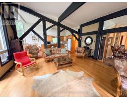 81001 FALLS ROAD - 11