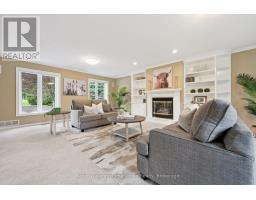 49 CHRISTINE DRIVE - 12