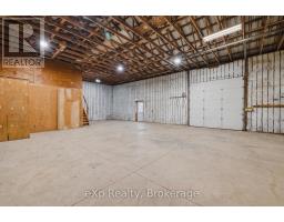 226421 SOUTHGATE 22 ROAD - 38