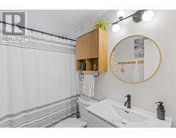 39 INVERLYN CRESCENT N - 40