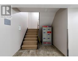 220 - 1447 HURON STREET - 11
