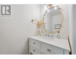 No.12 - 124 GOSLING GARDENS - 14