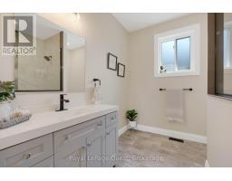 4400 518 HIGHWAY EAST - 36