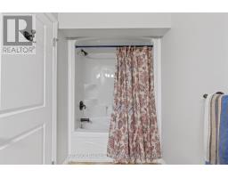 11 OAKWOOD LINKS LANE - 24