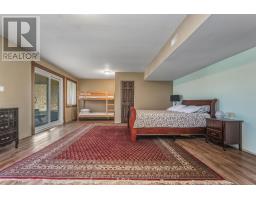 804 KINGS FARM ROAD - 32