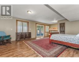 804 KINGS FARM ROAD - 33