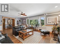 1012 GREY STREET - 10