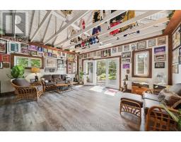1012 GREY STREET - 37