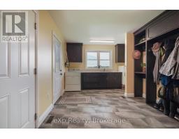 44032 AMBERLEY ROAD - 28