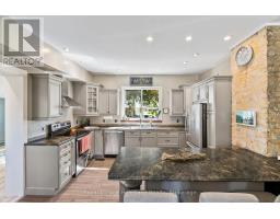555 RAGLAN STREET - 15