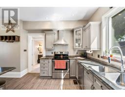 555 RAGLAN STREET - 17