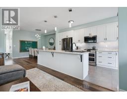 43 COURTNEY STREET - 11