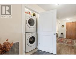 206 - 23 STUMPF STREET - 25