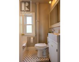 115 LONDON STREET N - 17