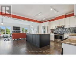 1 - 39 KAY CRESCENT - 11