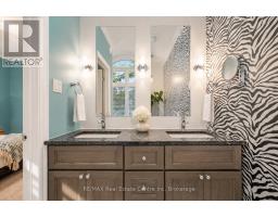 1 - 39 KAY CRESCENT - 17