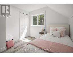 84 VICTORIA BOULEVARD - 24