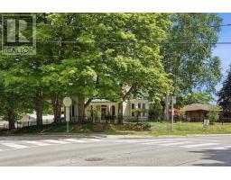 1691 FRANKLIN BOULEVARD - 34