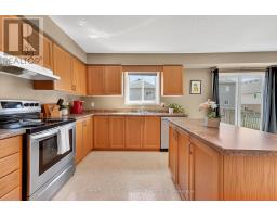 670 REID CRESCENT - 14