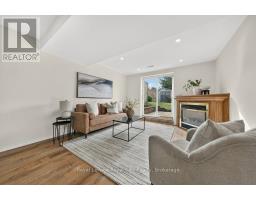 18 SPRINGDALE BOULEVARD - 32