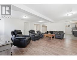 62 VICTORIA BOULEVARD - 33