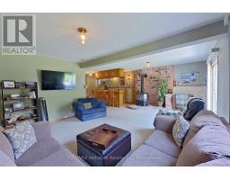 25 JORDAN DRIVE - 32