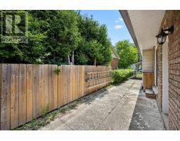 3 MEADOW CRESCENT - 33