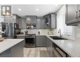11 WINDWARD WAY N - 15