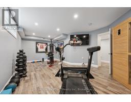 183 TOWNSEND DRIVE - 35