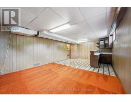10 KARA LEE COURT - 32