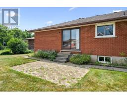 10 KARA LEE COURT - 37